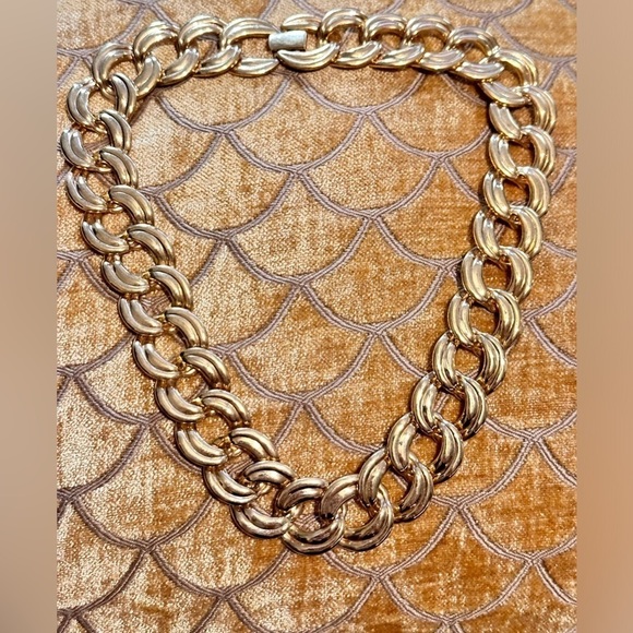 NAPIER Necklace gold chain Curb Link Tone Metal chunky choker vintage 4040 Y - Picture 7 of 9
